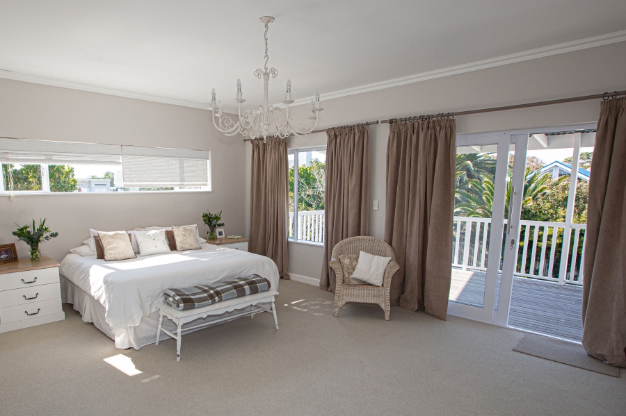 5 Bedroom Property for Sale in Kommetjie Western Cape
